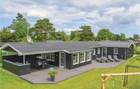 Nice Home In Hadsund With Wifi